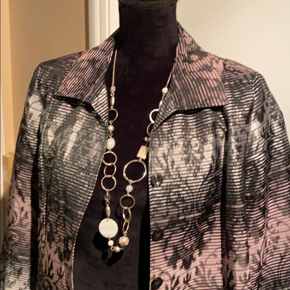 🆕  Necklace -Silver & Shell - adjustable clasp!!!